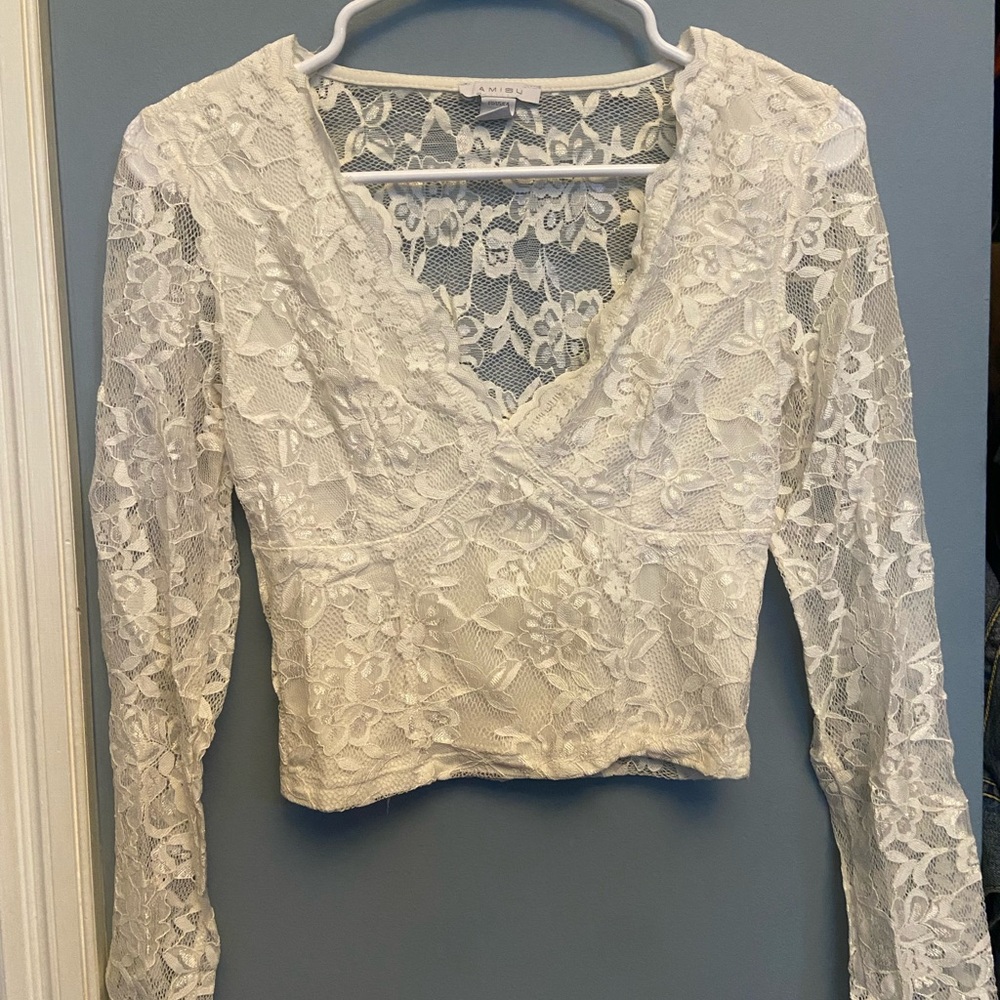 White Floral Lace V-Neck Long Sleeve Crop Top